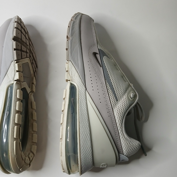 Nike Men's White and Gray Sneakers - Picture 16 of 16